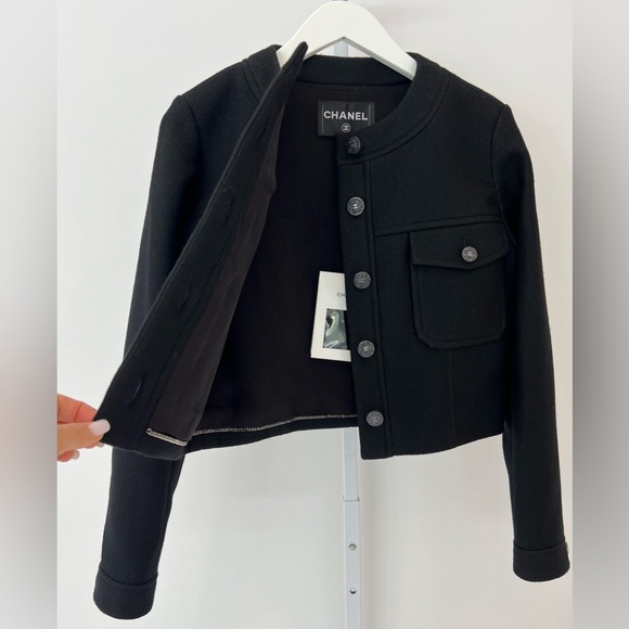 CHANEL 24B BLACK WOOL FELT CROPPED CC BUTTON JACKET SIZE FR 36 / US 4 NWTS! - Picture 16 of 17